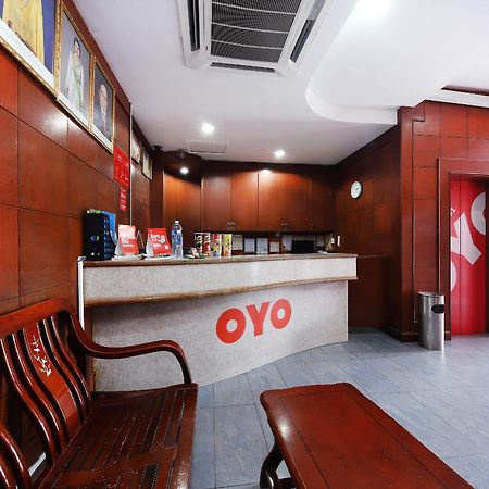 Super Oyo 991 Mayfair Hotel Kuching Exterior photo